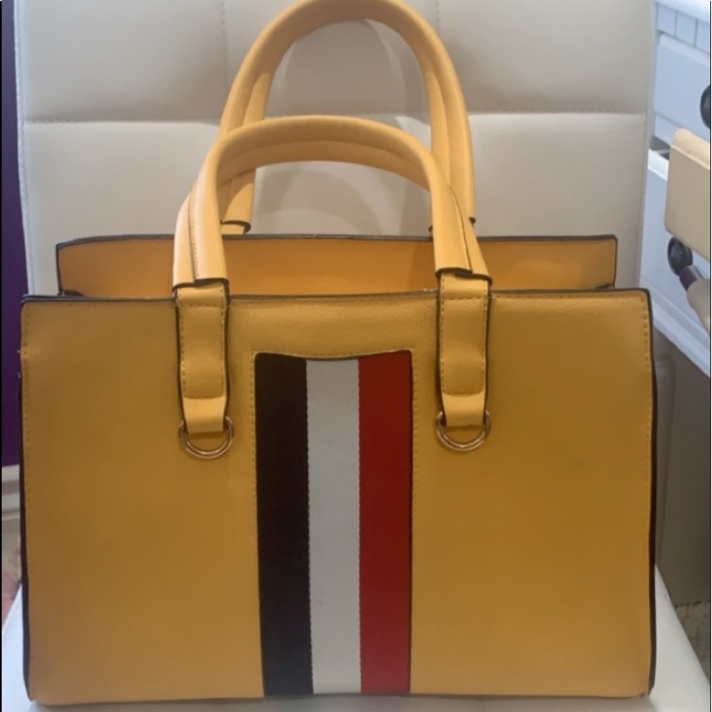 Yellow patriotic purse